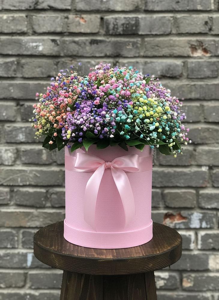 Цветочная композиция из Гипсофила и Розы в шляпной коробке в Вознесеновке