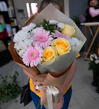 Букет цветов из:  Герберы, Розы и Хризантемы в Вознесеновке