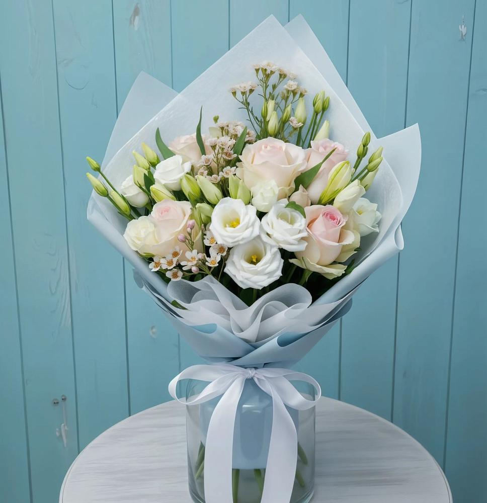 Букет цветов из: Розы и Лизиантусы в Вознесеновке