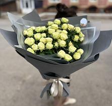 Букет Белые кустовые розы Солинеро в Вознесеновке