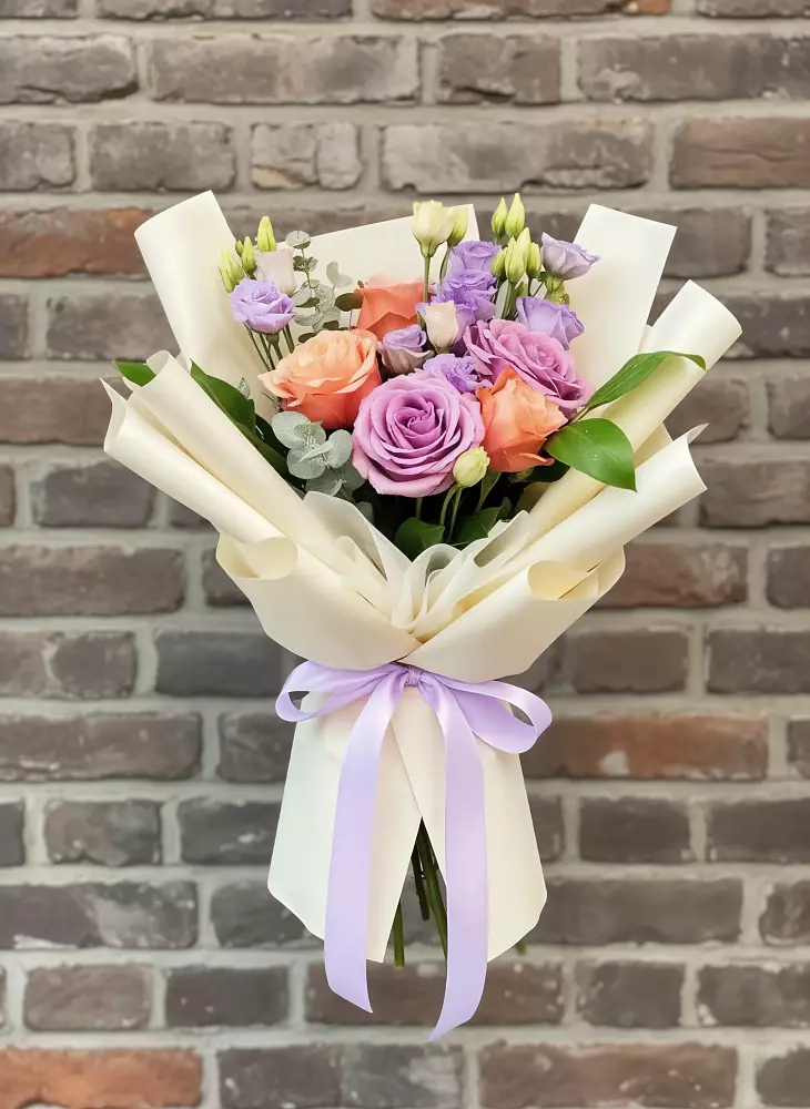 Букет цветов из: Лизиантусы и Розы в Вознесеновке