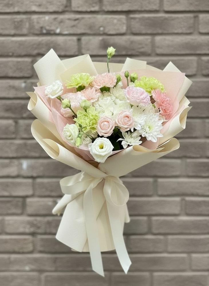 Букет цветов из: Гвоздики, Розы, Лизиантусы и Хризантемы в Вознесеновке