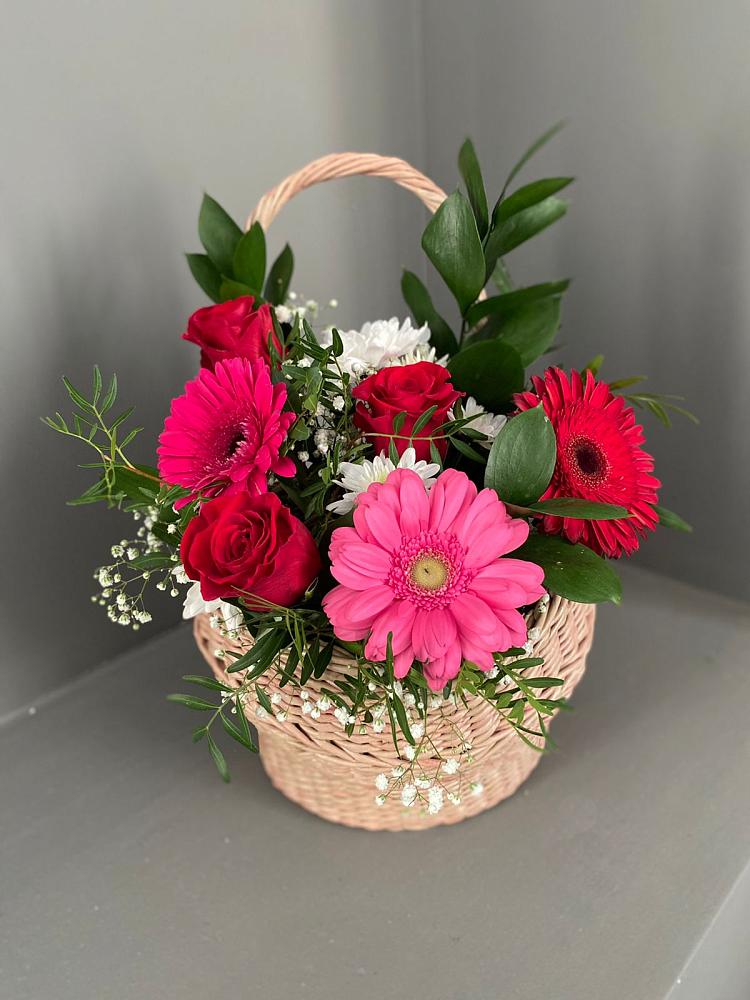 Цветочная композиция из Розы, Хризантемы и Герберы в корзине в Вознесеновке