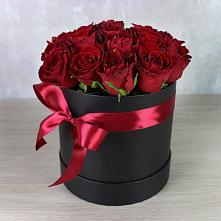 Цветочная композиция из Розы в шляпной коробке в Вознесеновке