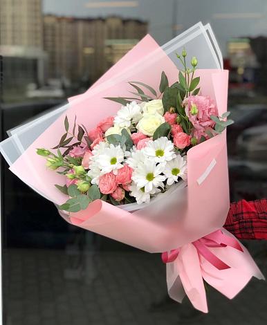 Букет цветов из: Розы, Лизиантусы и Хризантемы в Вознесеновке